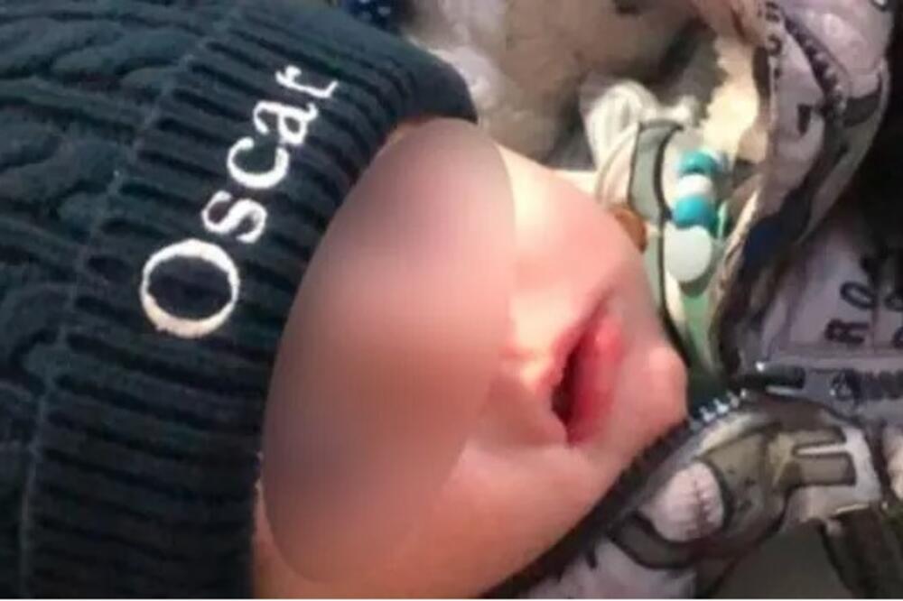 Majka stavila sina na oglas, uz reči - Mora da ode odmah! Ljudi nekoliko puta gledali, pa poručili samo 1 stvar