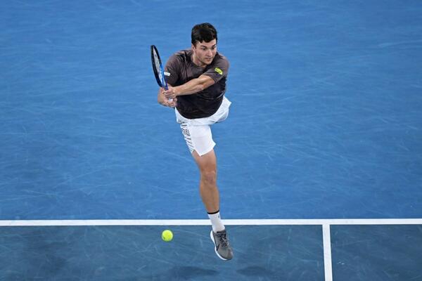 Miomir Kecmanović zaustavljen!