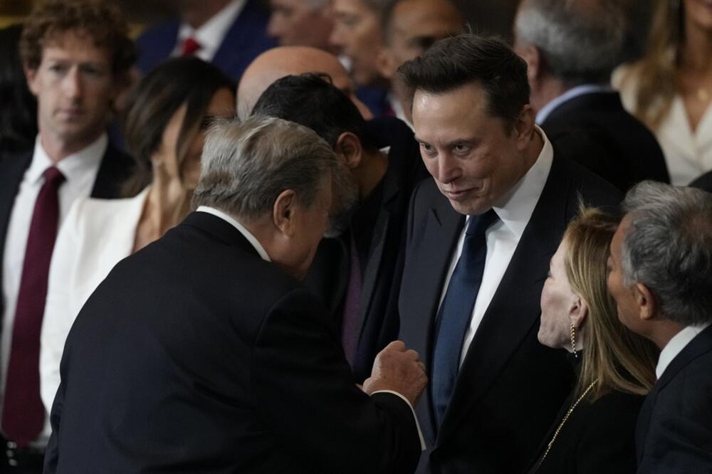 Saopšteno je, otac Ilona maska, Erol....