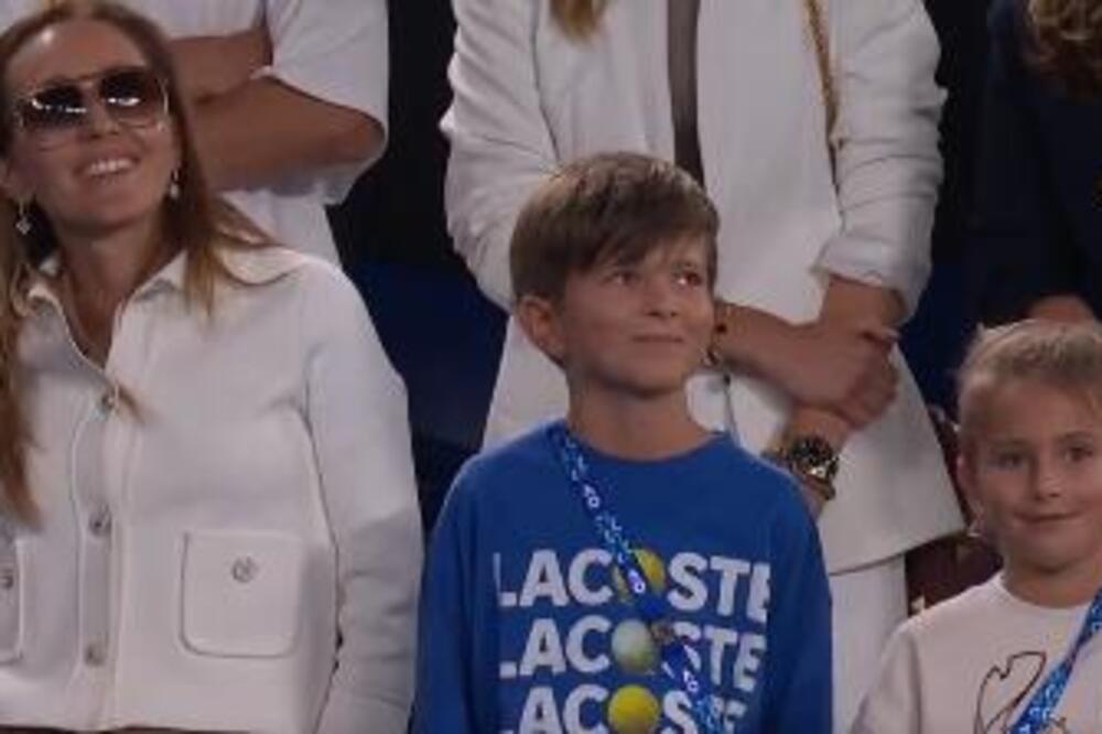 Mala Tara je hit! Tata je pitao zašto nije u krevetu, ona nasmejala ceo stadion!