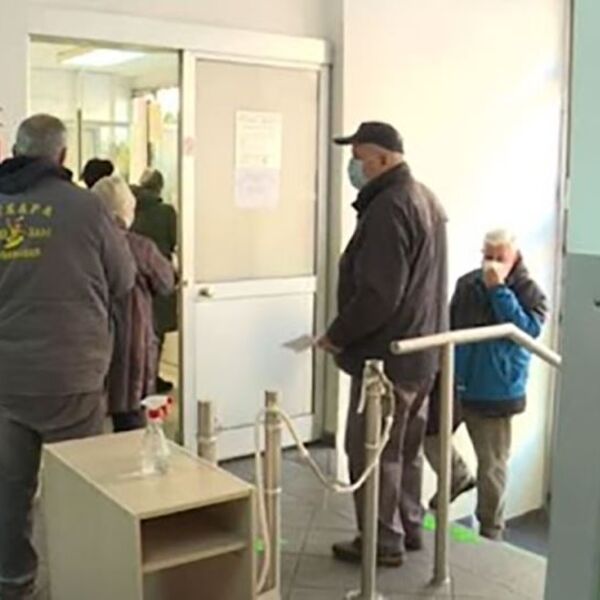 LAGALI DA SU IH NAPALE LUTALICE DA BI UZELI MILIONE: Pančevci sa porodicama varali lekare iz Domova zdravlja!