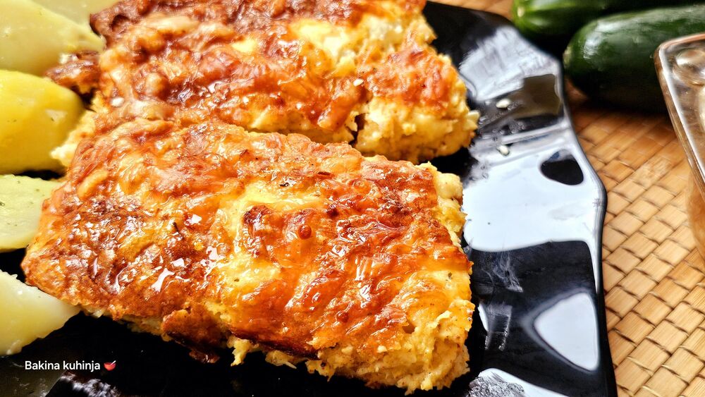 Torta sa mesom na tanjiru