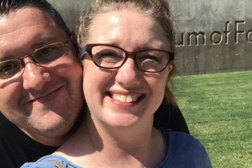 Život je čudo! 48 godina krili od sina da je usvojen, a kada je saznao ko mu je otac hteo u zemlju da propadne