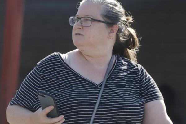 Zašto se ovako zapustila? Srbi su ludeli za njom, a sad je ne bi prepoznali na ulici, žena ne liči na sebe