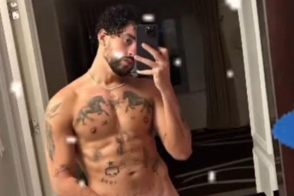 Svima će pasti vilice kad pogledaju ka dole: Iscurela intimna fotka, mišićavi lepotan pokazao golo telo