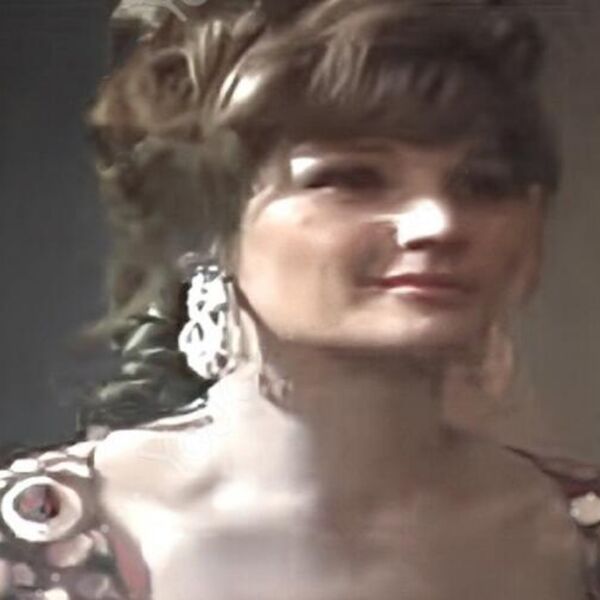 POKOJNA PEVAČICA PREBILA NA MRTVO IME LJUBAVNICU SVOG MUŽA! Razjarena je izvukla iz kola - nastavak je jeziv