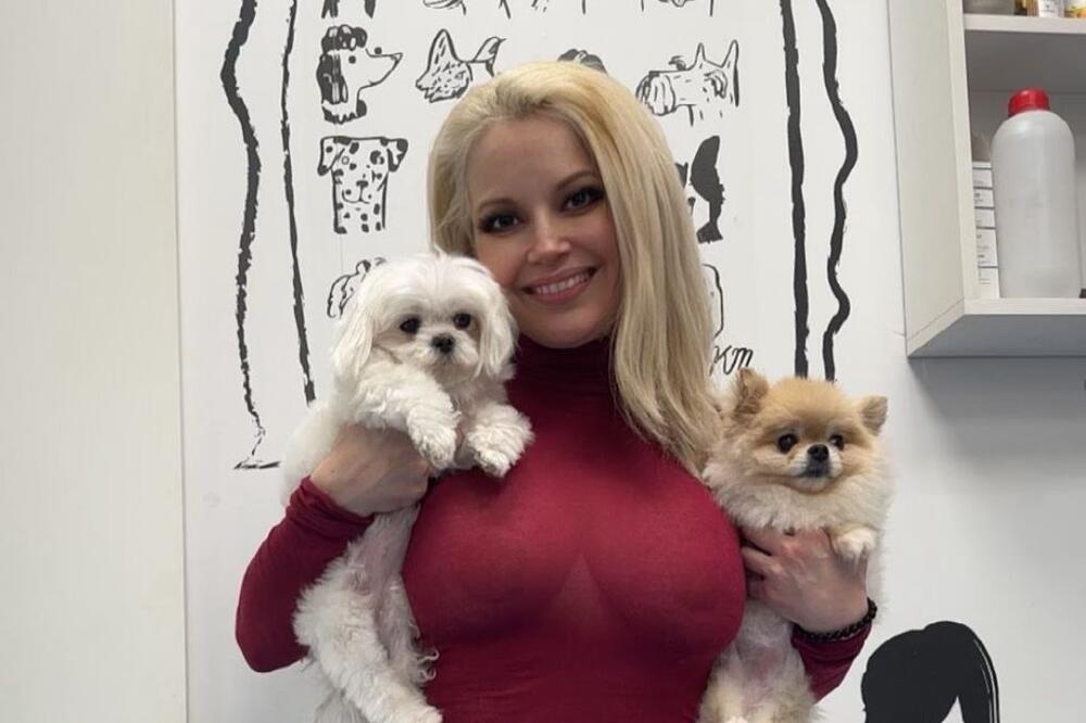 Ljudi ne mogu da prestanu da gledaju u Majine grudi! Izašla bez brusa, a sve se providi: Šta je ovo oko areola?