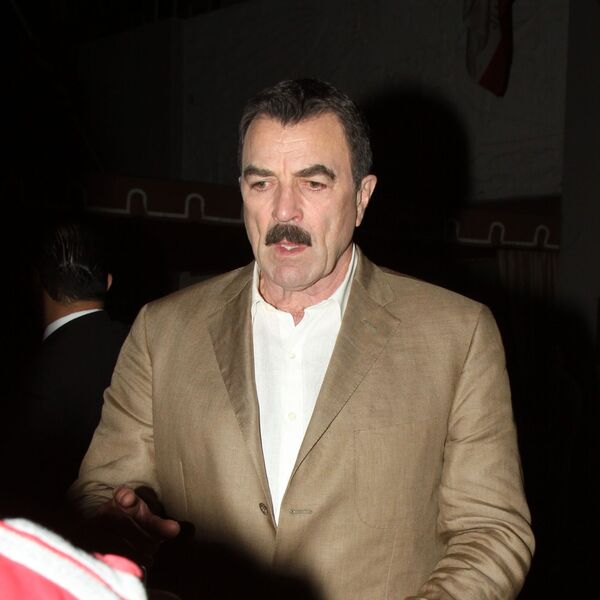 Žene u Srbiji su nekada ludele za njim, a sad ga ne bi prepoznale: Uhvaćen u šok izdanju, jede sendvič u kamionetu