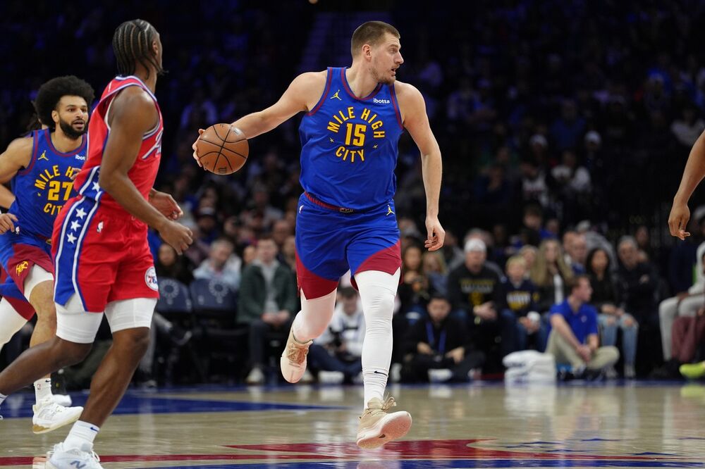 Nikola Jokić na utakmici Filadelfije Seventisiksers i Denver Nagetsa