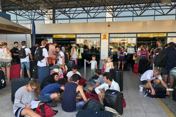 Ljudi spavaju na otvorenom, panika na celom ostrvu: Grčka strahuje od zemljotresa koji bi napravio pravu katastrofu