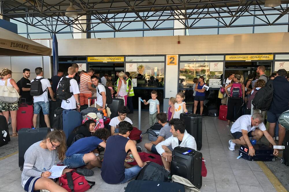 Ljudi spavaju na otvorenom, panika na celom ostrvu: Grčka strahuje od zemljotresa koji bi napravio pravu katastrofu