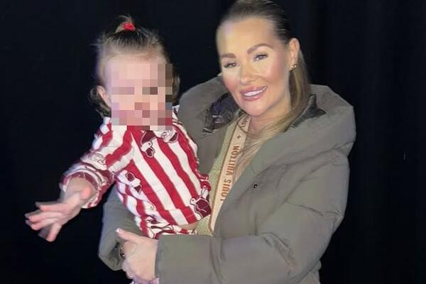 Udarna vest! Rijaliti učesnica imala udes sa autobusom, sa njom bila i beba