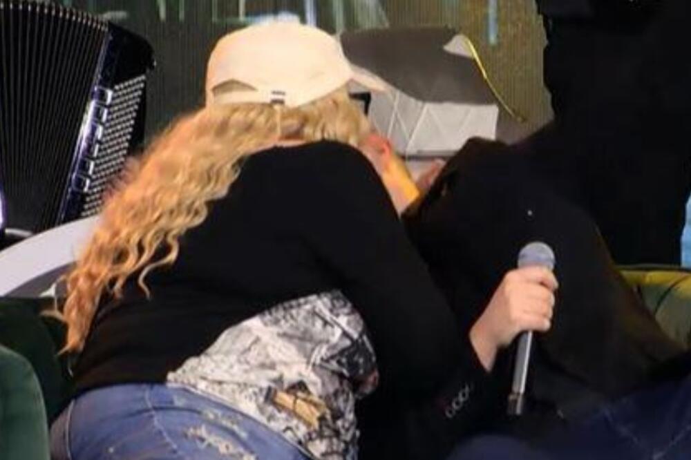 Uhvaćena u zanosu! Zorica Marković (65) skočila na Miloša (33) pa počela da ga ljubi, žena bez cenzure