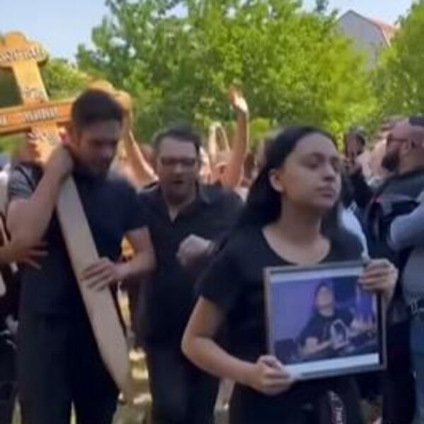 Snimak sa romske sahrane prenerazio Srbiju! Pogledajte kako ispraćaju pokojnika, malo suze brišu malo igraju