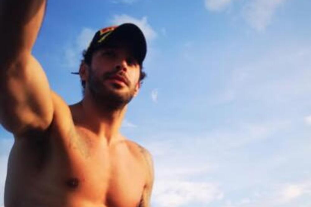 Po tati je Albanac, po majci Turčin, a Srbi ga lome oko njega! Mokri je san svih Srpkinja, evo ko je on