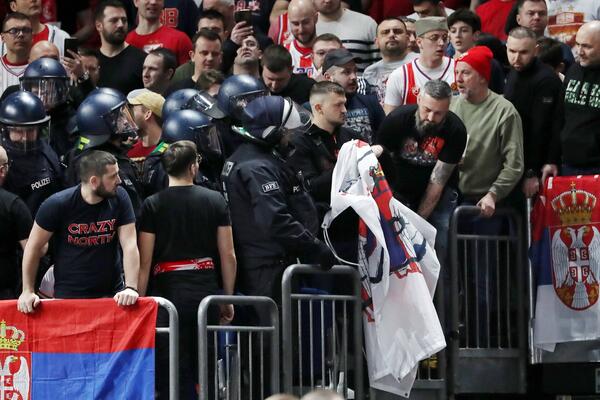 Haos u Berlinu: Policija reagovala zbog zastave o Kosovu i Metohiji!