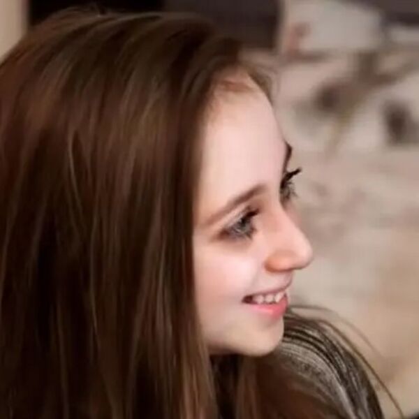 Devojka zarobljena u telu deteta od 8 godina: Ljudi iskolače oči kad je vide, a posebno zapaze 1 detalj, au čoveče