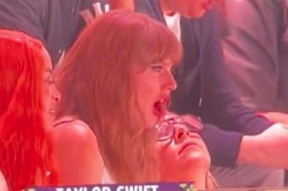 Kada se pojavila publika je izviždala: Najmoćniji čovek iskoristio situaciju za ruganje, nastao nezapamćeni haos