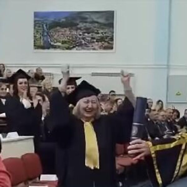 Ona je dokaz da nikada nije kasno ostvariti svoje snove: Koviljka diplomirala pravo u 65. godini (VIDEO)
