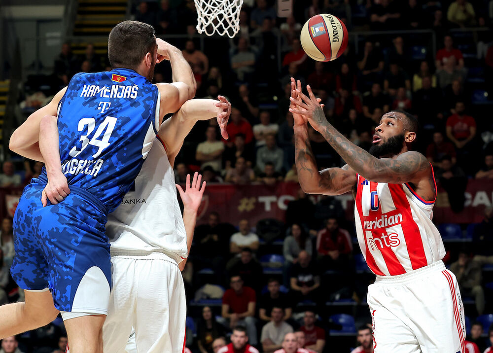 Kodi Miler Mekintajer (desno) na utakmici Crvene zvezde i Budućnosti iz Podgorice