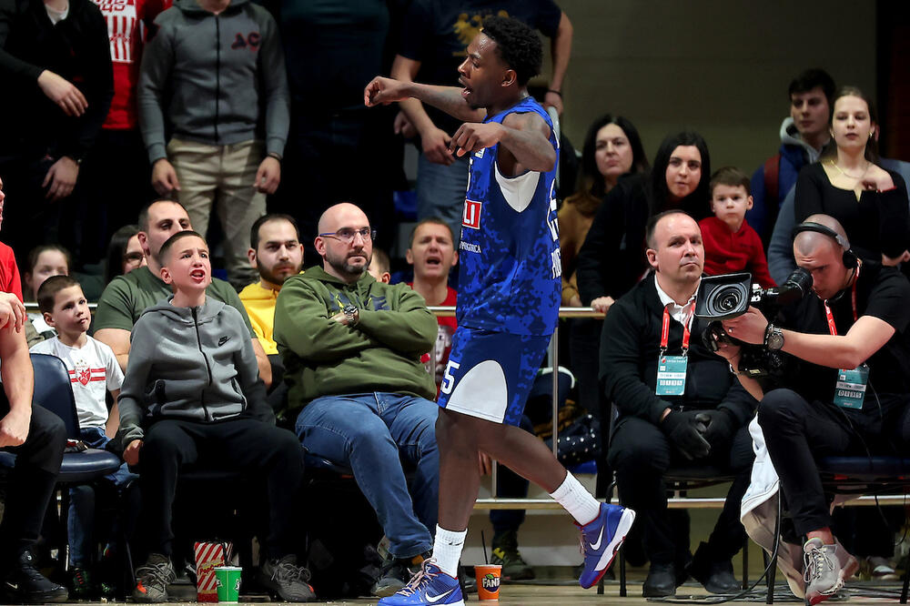 Budućnost posle produžetka i velike borbe utišala Pionir i bacila Crvenu zvezdu na kolena (Foto)