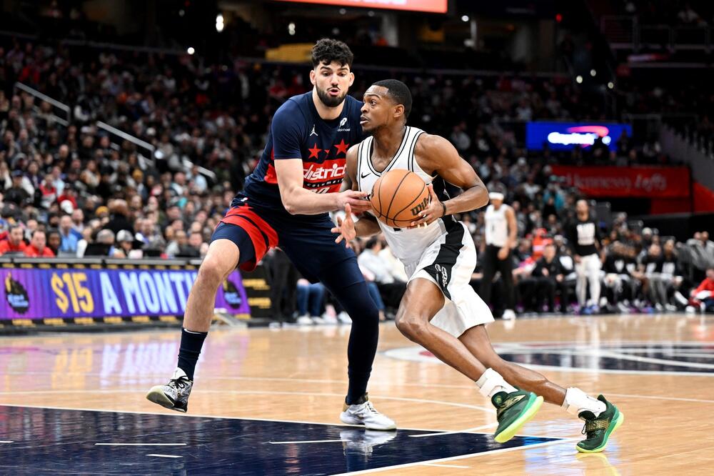 Tristan Vukčević zakovan za klupu u pobedi Vašingtona nad tužnim Šarlotom!