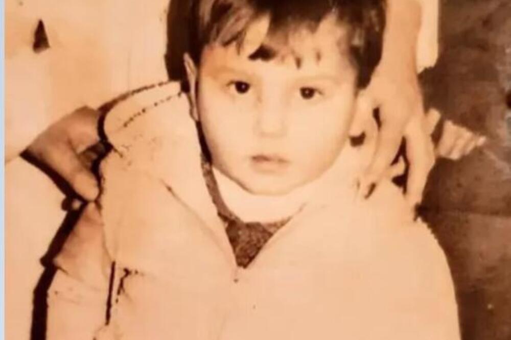 Dečak sa slike je danas važno lice Pinka! Nema šanse da ga prepoznate, kao da je skroz drugo dete