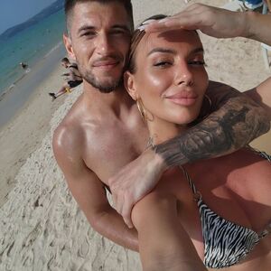 "NAPALI SU GRČKU I TURSKU, MOLIM SE BOGU": Stomak joj do zuba, a ne može da se VRATI U SRBIJU! NEKA NEKO REAGUJE