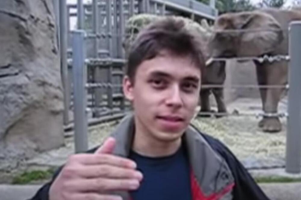 Da li ga se sećate? Evo šta se desilo sa mladićem koji je objavio prvi snimak na Youtube-u pre 20 godina! (VIDEO)