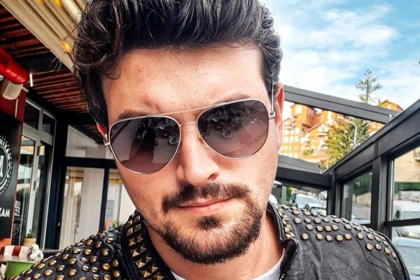 Govorili da je veliki zavodnik, a njegovo srce osvojila je ova žena: Oženio se pevač i napravio svadbu za pamćenje