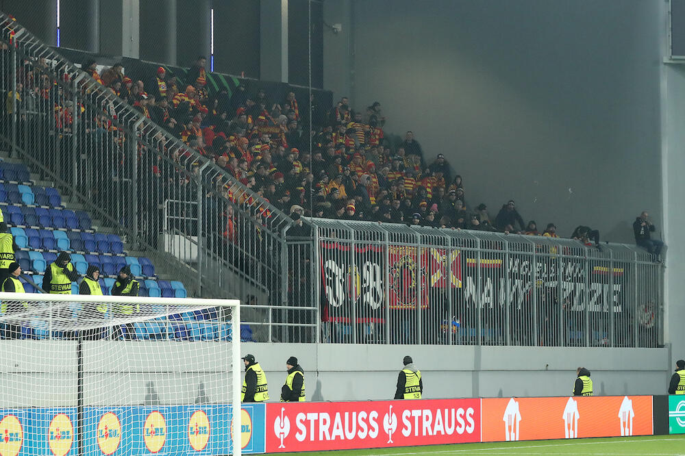 Kakvi kraljevi: Navijači Jagjelonije skandirali "Kosovo je srce Srbije" (VIDEO)