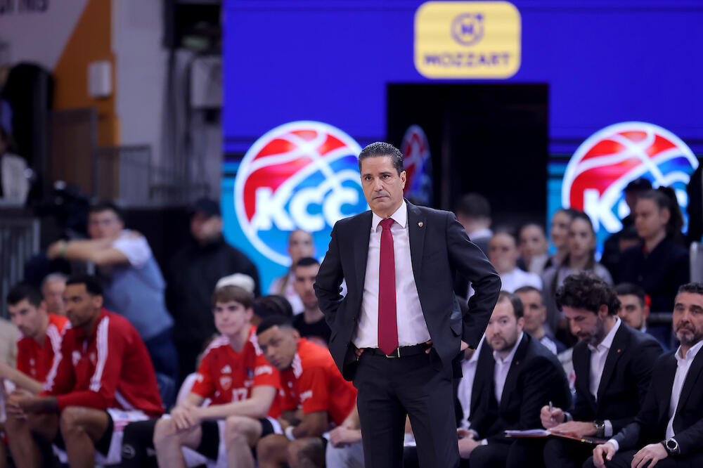 Povratak legende na klupu Crvene zvezde? Jedno ime se logično nameće kao naslednik Janisa Sferopulosa (Foto)