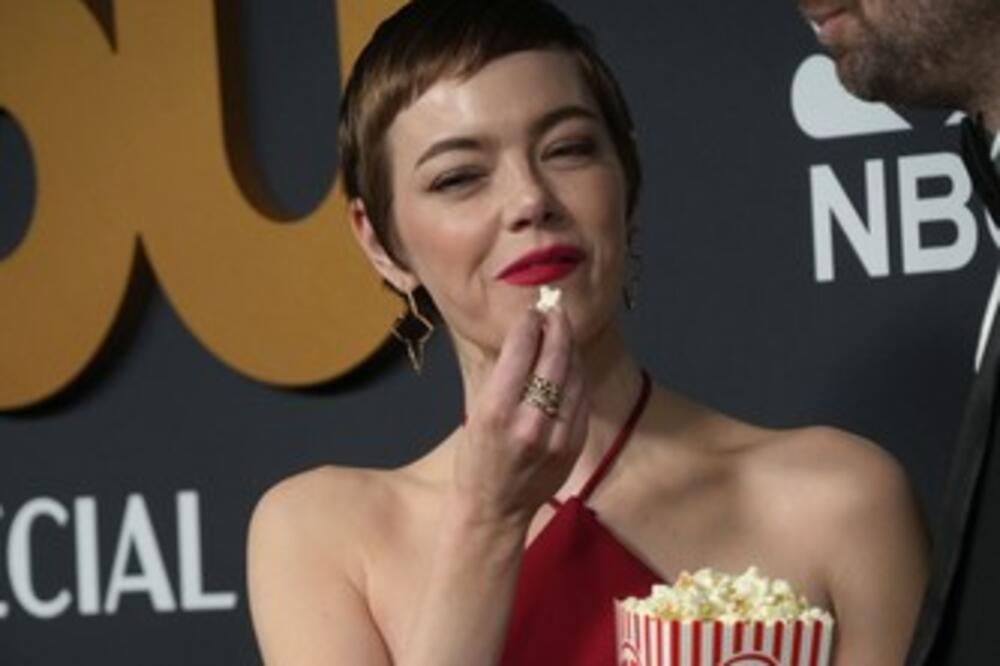 Kakva je ovo haljina? Ljudi šokirani njenim izborom, da li je baš morala ovo da obuče i stavi u džepove?