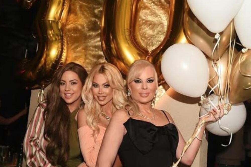 Opa bato! Ćerka Lee Kiš zabezeknula Beograđane zgodnim telom, proslavila rođendan u društvu poznate mame