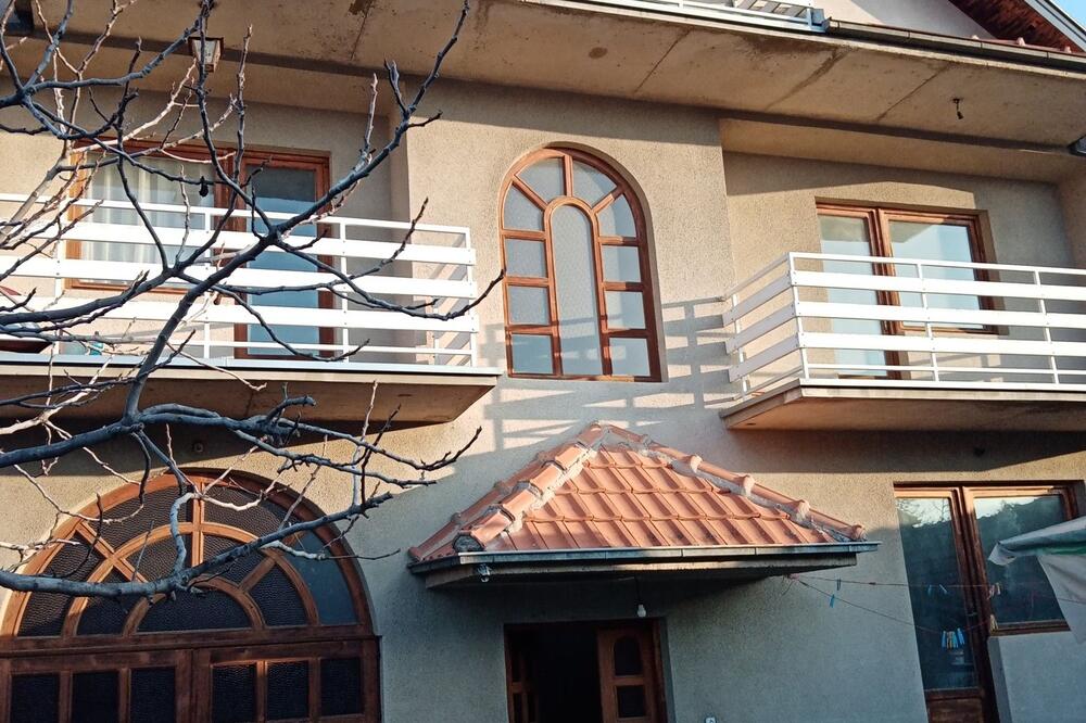 Nenad prodaje dve kuće u Ćupriji od 180 kvadrata: Uz njih ide i ogroman plac, a cena je prava smejurija