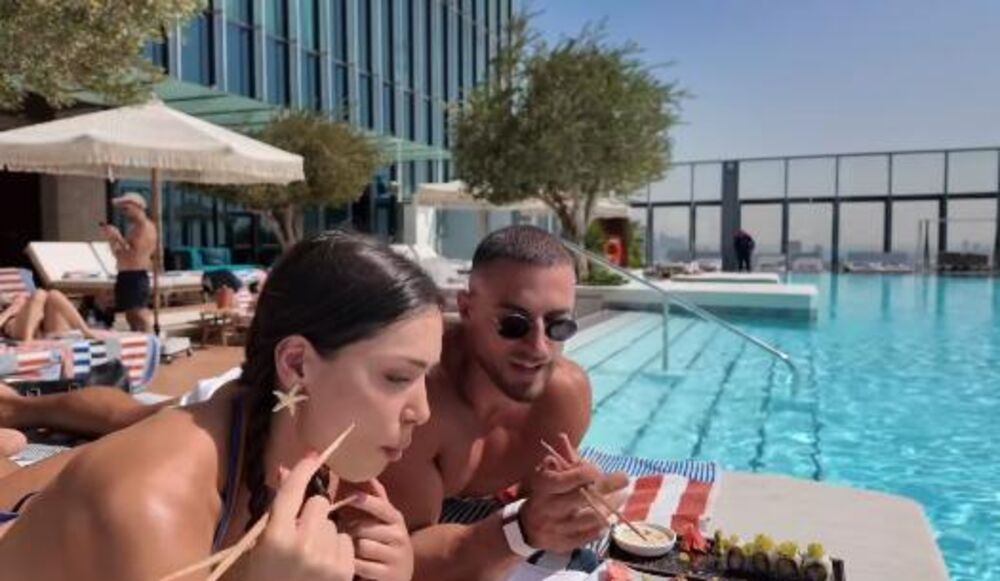 Anja Bla sa fitnes instruktorom