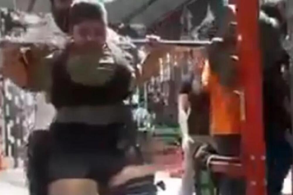 Devojci od 17 godina pao teg od 270 kilograma na vrat, odmah je preminula! Snimak je izuzetno uznemirujući! VIDEO