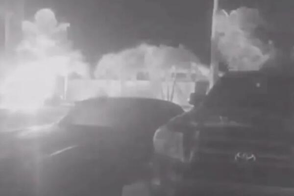 Uznemirujući snimak koji nije za mlađe od 18 godina: Muž aktivirao bombu i razneo svoju ženu u kolima (VIDEO)