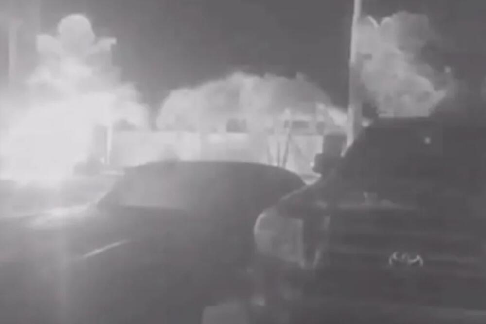 Uznemirujući snimak koji nije za mlađe od 18 godina: Muž aktivirao bombu i razneo svoju ženu u kolima (VIDEO)