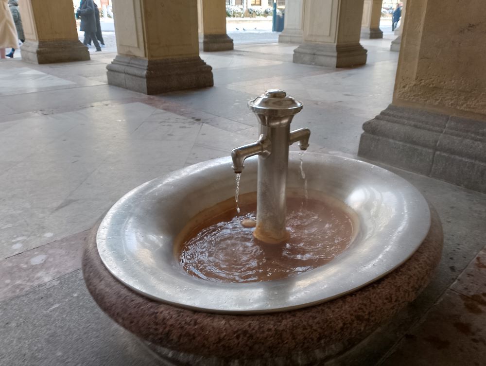 Česma na kojoj se može natočiti mineralna voda