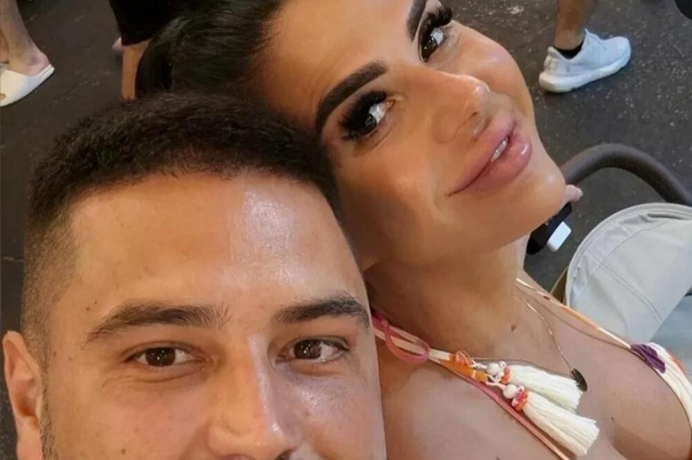 Iscurela slika Ljubine supruge tik pred porođaj! Svaki čas može da rodi, on je uhvatio sa leđa