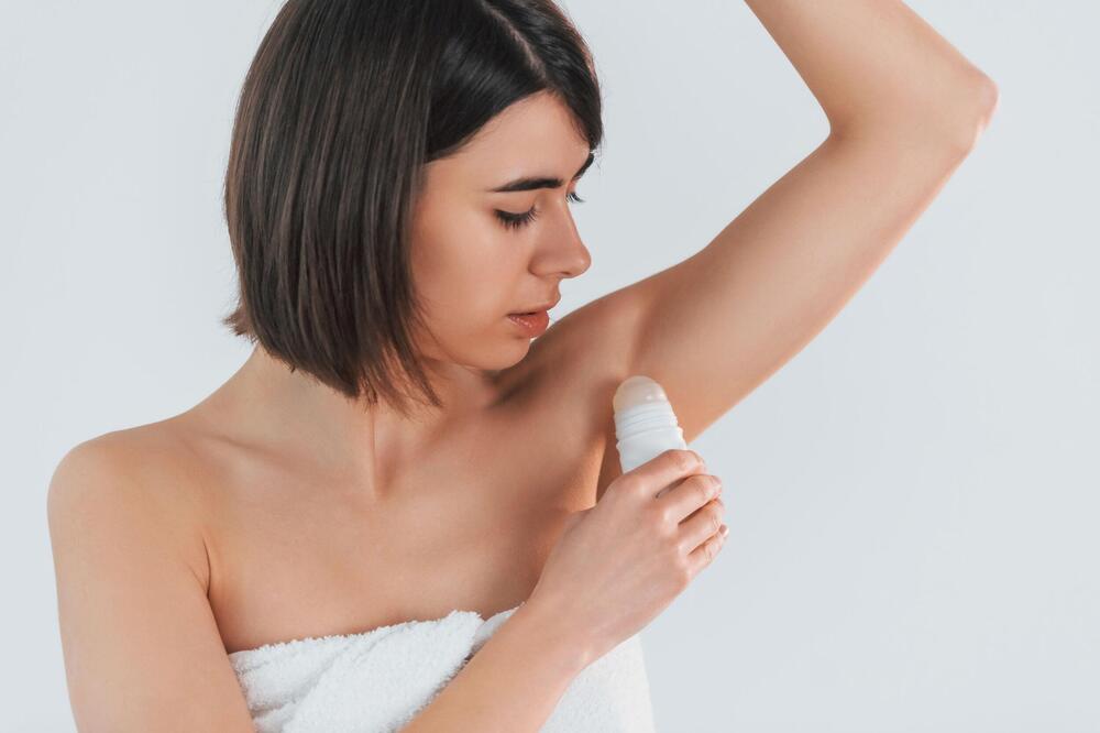 MISLITE DA SVAKI DEZODORANS MOŽE DA POMOGNE? Nisu svi učinkoviti za problem prekomernog znojenja!