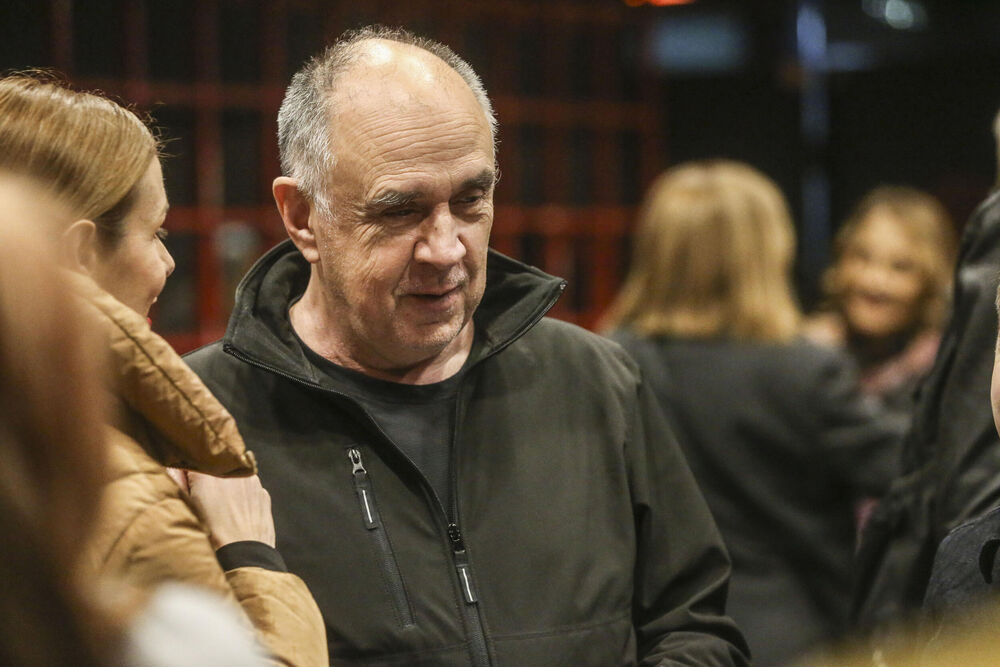 On se prisetio i premijere i svog prvog igranja