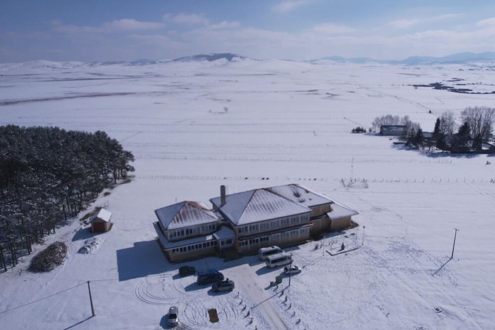 U Srbiju stiže novi ledeni talas! Sneg uveliko veje u ovom delu zemlje, temperatura pala na 0, evo šta se sprema!