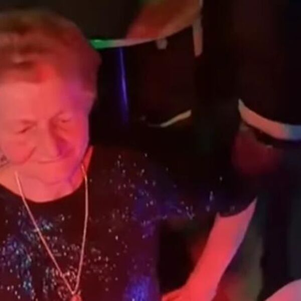 Bakuta prešla igricu, ovako se slavi 70. rođendan: Milica na prepad upala u klub, pa ostala do 3 ujutru! (VIDEO)