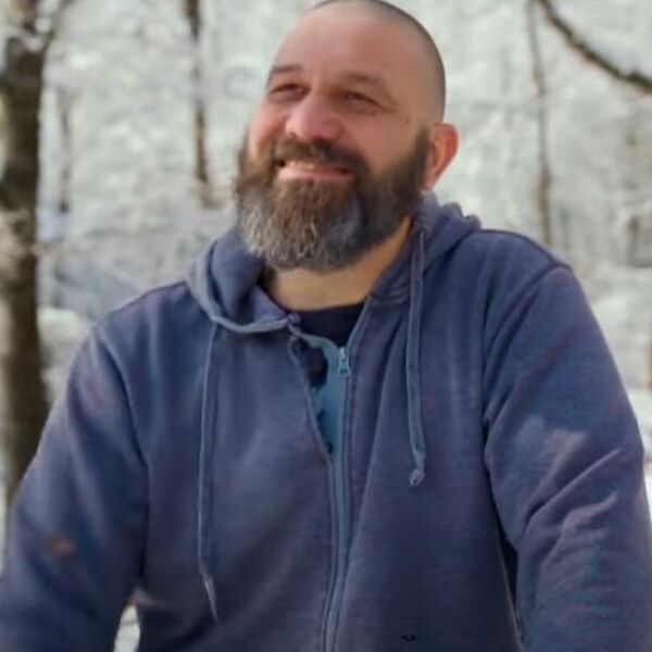 NIKOLA SE ODREKAO SVEGA I OTIŠAO DA ŽIVI U ŠUMI SA DEVOJKOM, A SAD... Javnost šokirana, ovo niko nije očekivao!