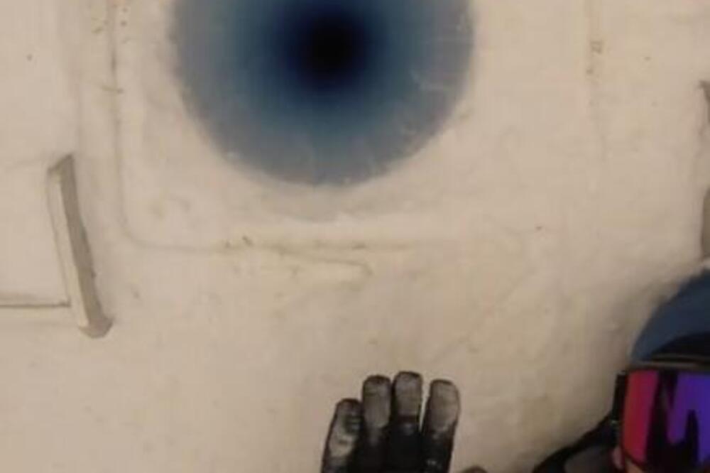 22 miliona ljudi gleda ovaj snimak otvorenih usta od šoka: Ubacio je kameru u rupu na Antarktiku pa pokazao...VIDEO