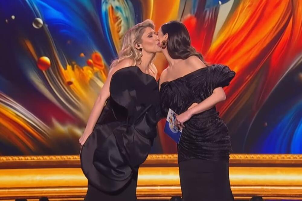 Poljubile se Dragana Kosjerina i Kristina Radenković: Prvi minuti bacili Srbe na kolena, ne zna se koja je lepša