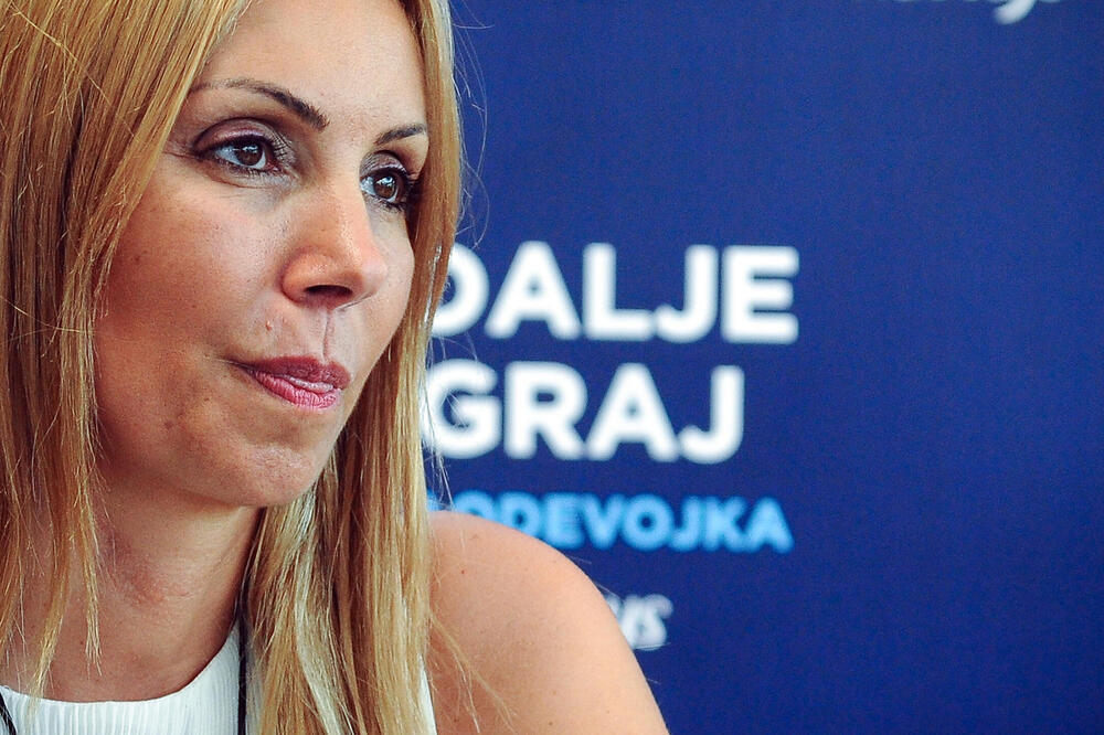 Zašto je voditeljka morala da persira mužu? Ovako izgleda Svetlanin život kraj čoveka kojem se divi cela Srbija