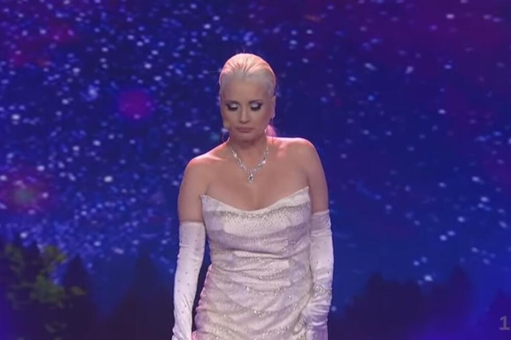 Ovaj čovek je sinoć zasenio čak i Maju! Poletela mu u zagrljaj posle debakla, kad čujete i ko je...